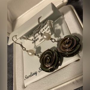 Black Mother of Pearl Flower and Freshwater Pearl Sterling Silver Earrings